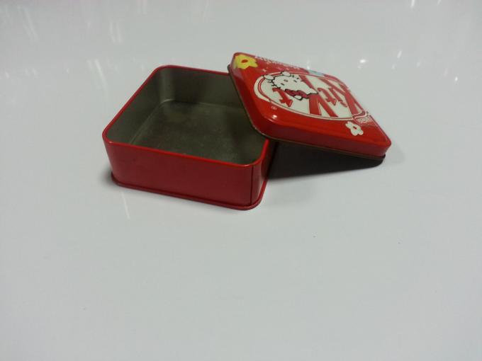 Forma vermelha do quadrado da caixa do recipiente da lata do metal de Hello Kitty para o empacotamento dos doces e de alimento